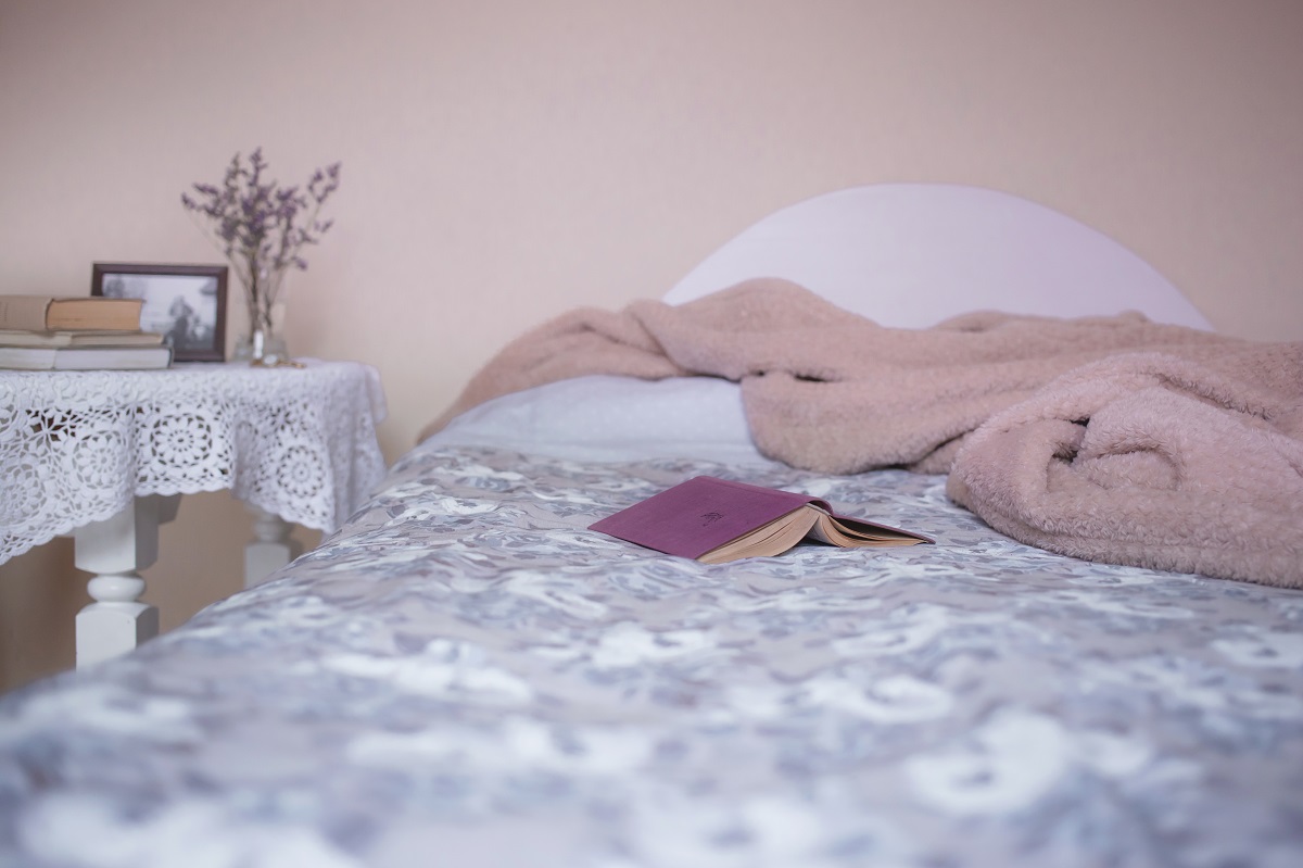 bedroom-lit_klein